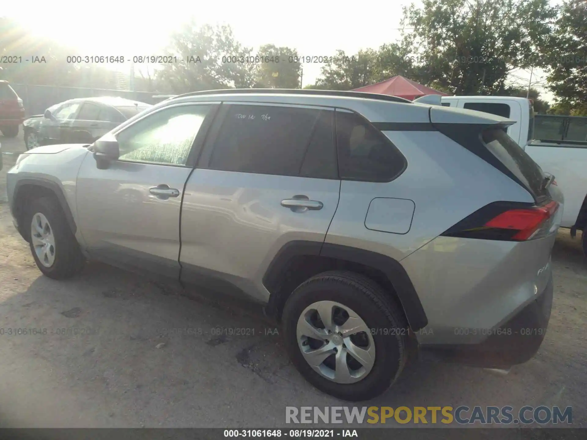 3 Photograph of a damaged car 2T3H1RFV5MC121987 TOYOTA RAV4 2021