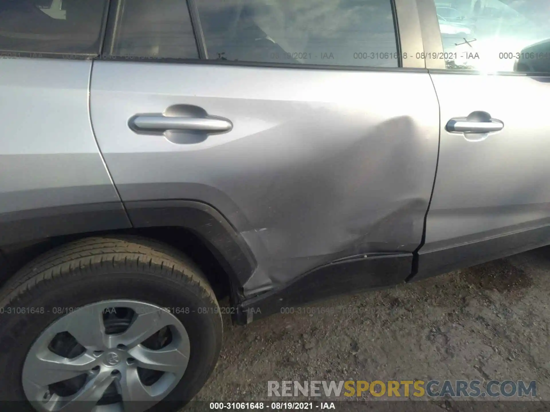 6 Photograph of a damaged car 2T3H1RFV5MC121987 TOYOTA RAV4 2021