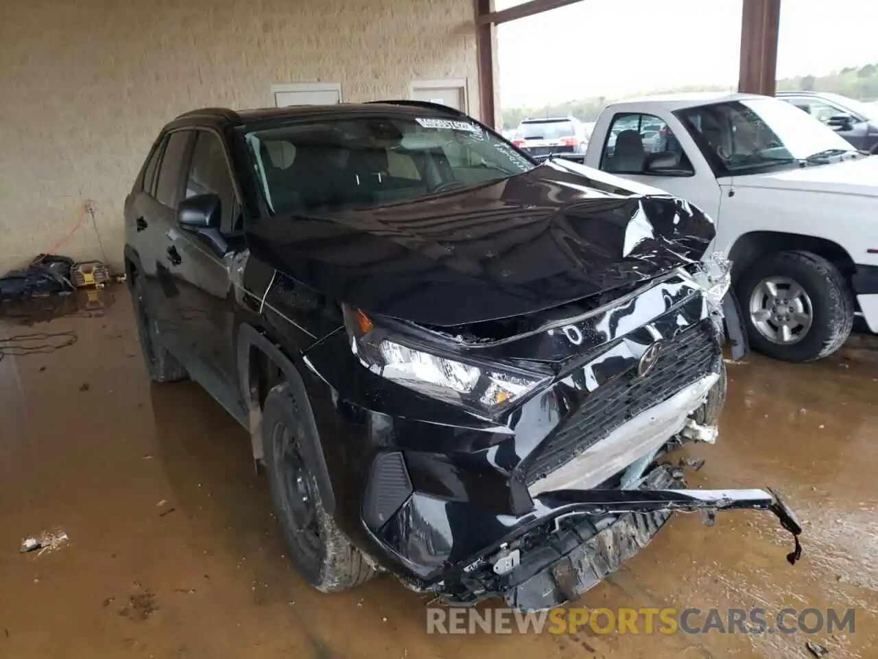 1 Photograph of a damaged car 2T3H1RFV5MC125750 TOYOTA RAV4 2021