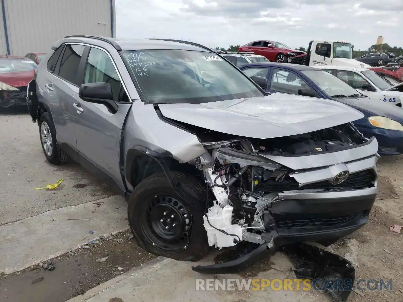 1 Photograph of a damaged car 2T3H1RFV5MC129877 TOYOTA RAV4 2021