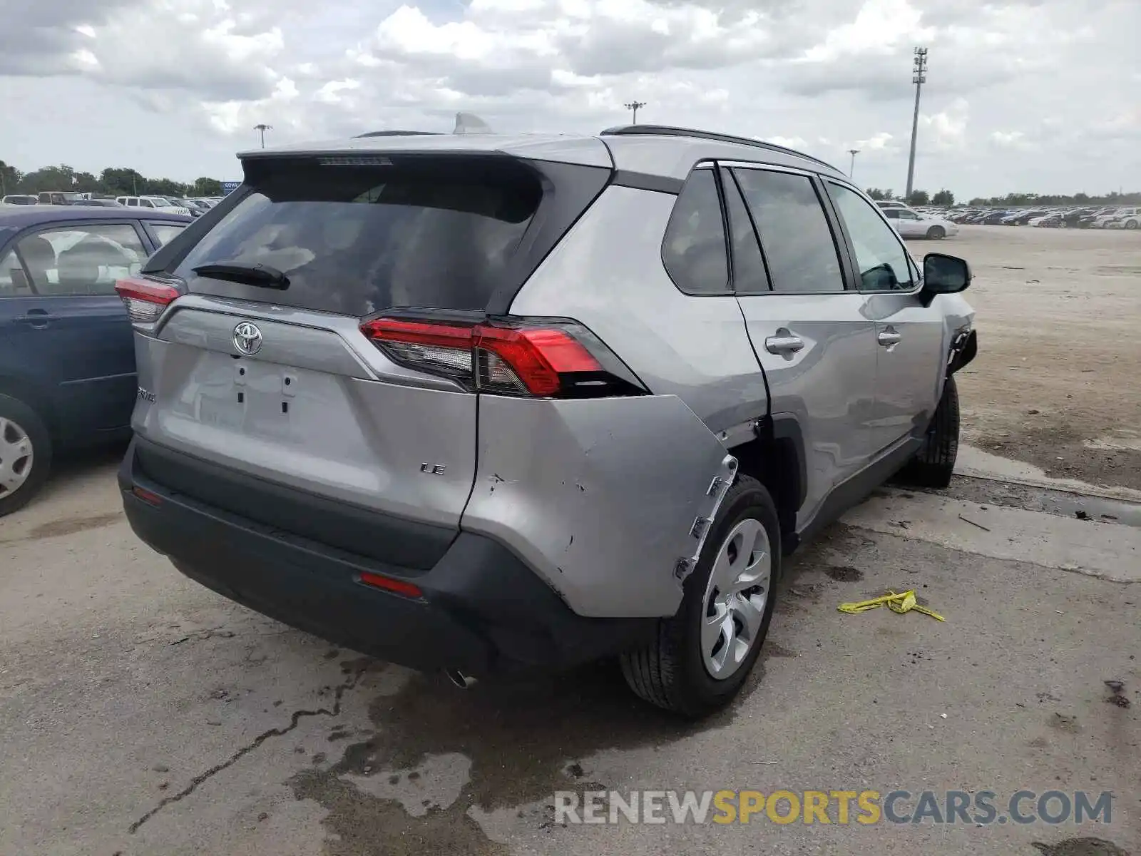 4 Photograph of a damaged car 2T3H1RFV5MC129877 TOYOTA RAV4 2021