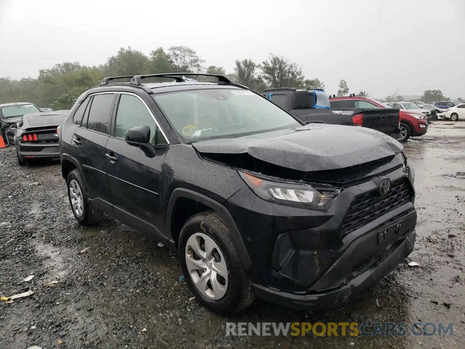 1 Photograph of a damaged car 2T3H1RFV5MC135193 TOYOTA RAV4 2021