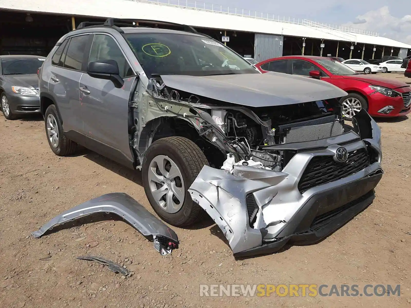 1 Photograph of a damaged car 2T3H1RFV5MC139762 TOYOTA RAV4 2021