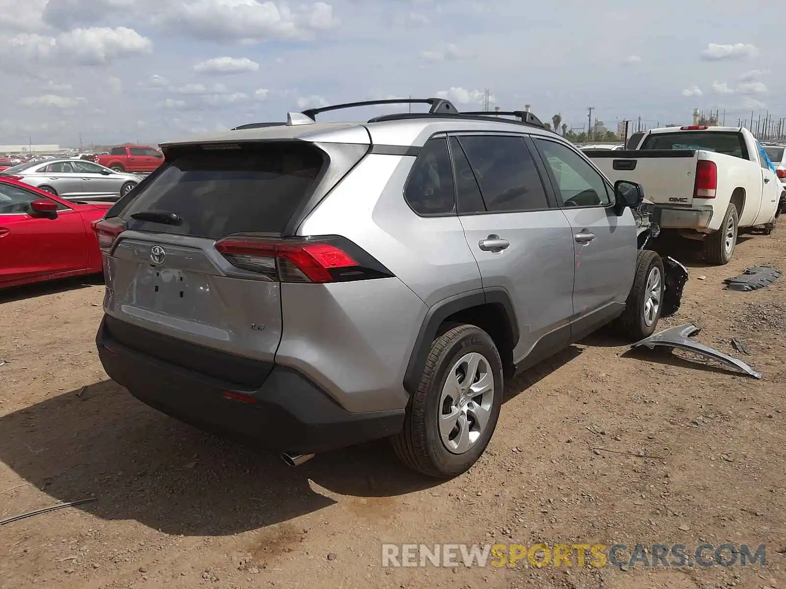 4 Photograph of a damaged car 2T3H1RFV5MC139762 TOYOTA RAV4 2021