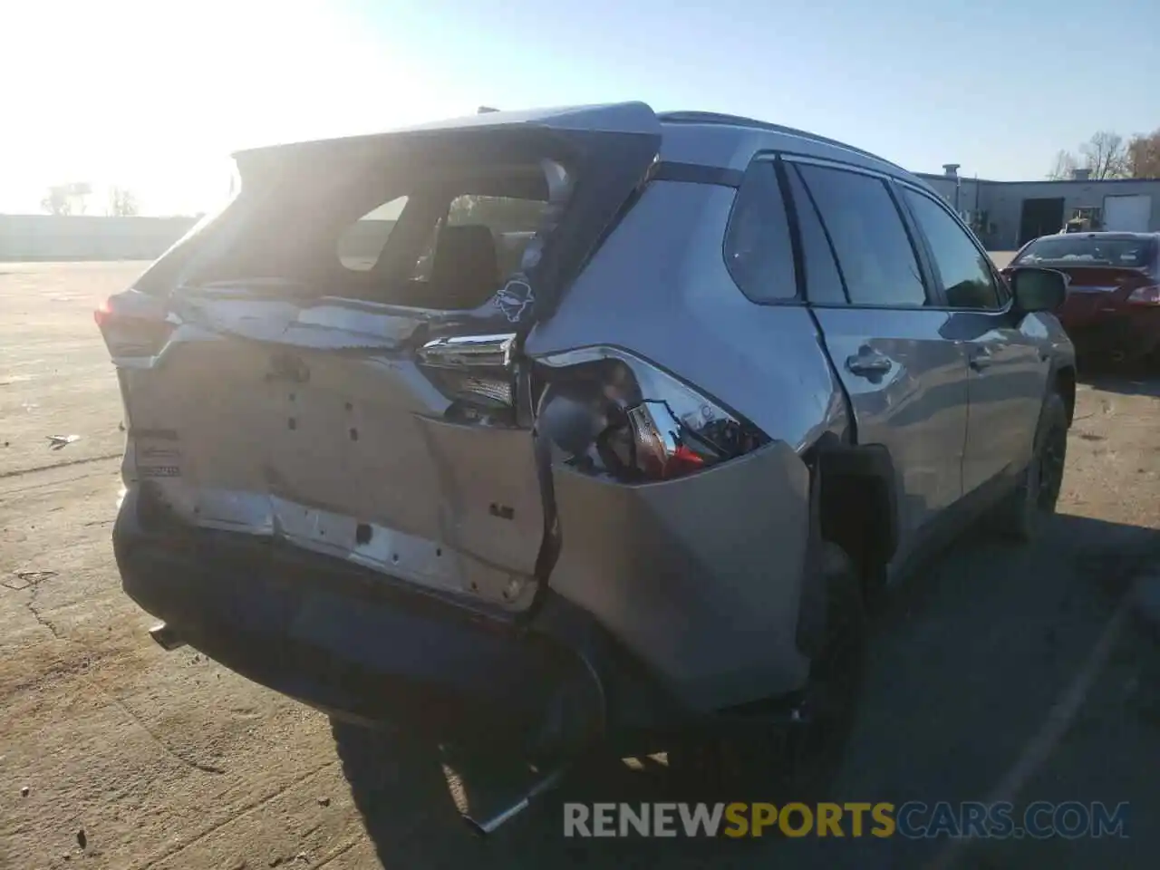 4 Photograph of a damaged car 2T3H1RFV5MC146159 TOYOTA RAV4 2021