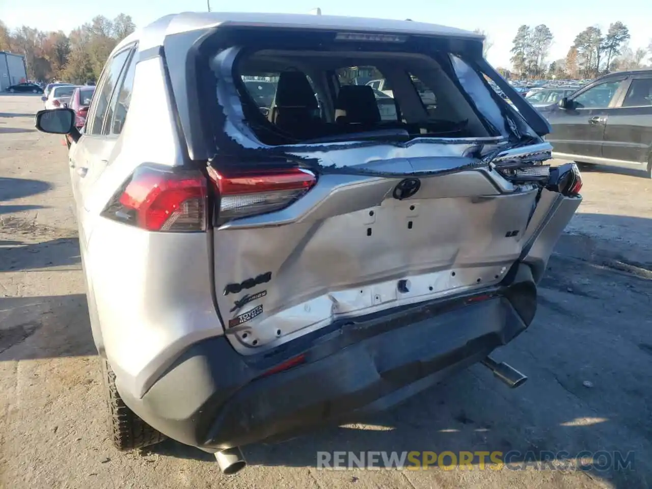 9 Photograph of a damaged car 2T3H1RFV5MC146159 TOYOTA RAV4 2021