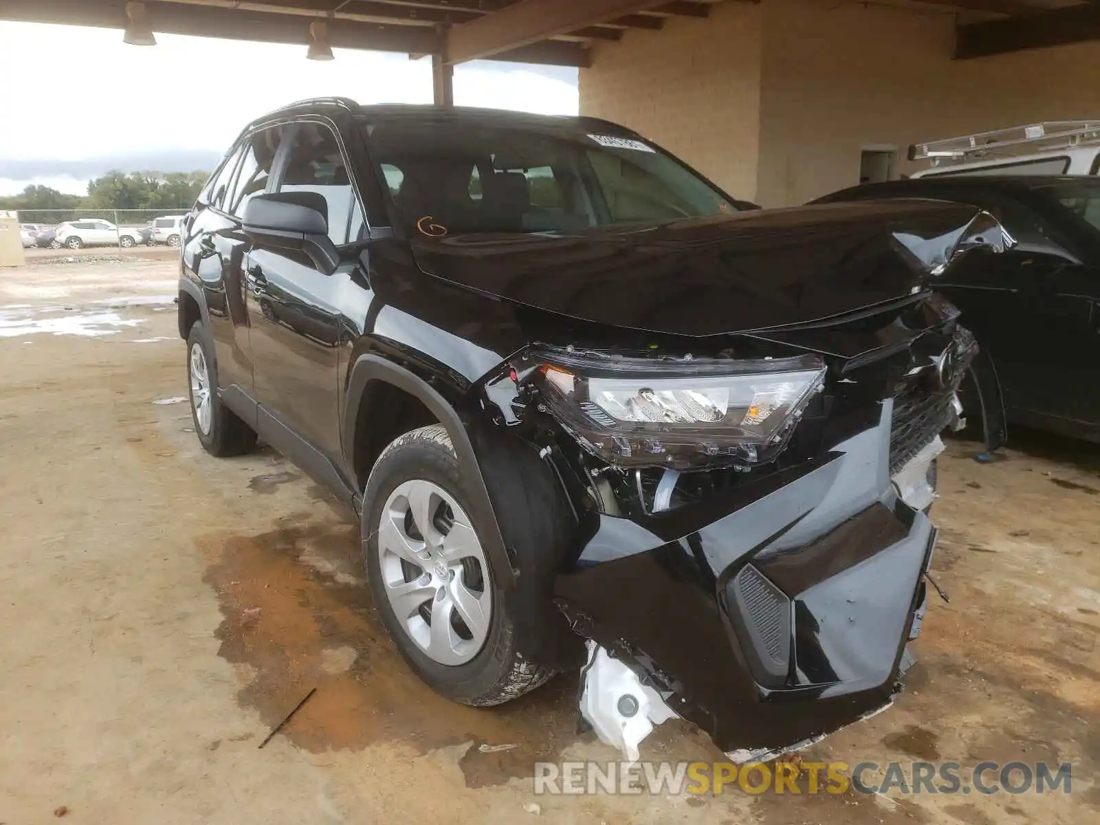 1 Photograph of a damaged car 2T3H1RFV5MC150339 TOYOTA RAV4 2021