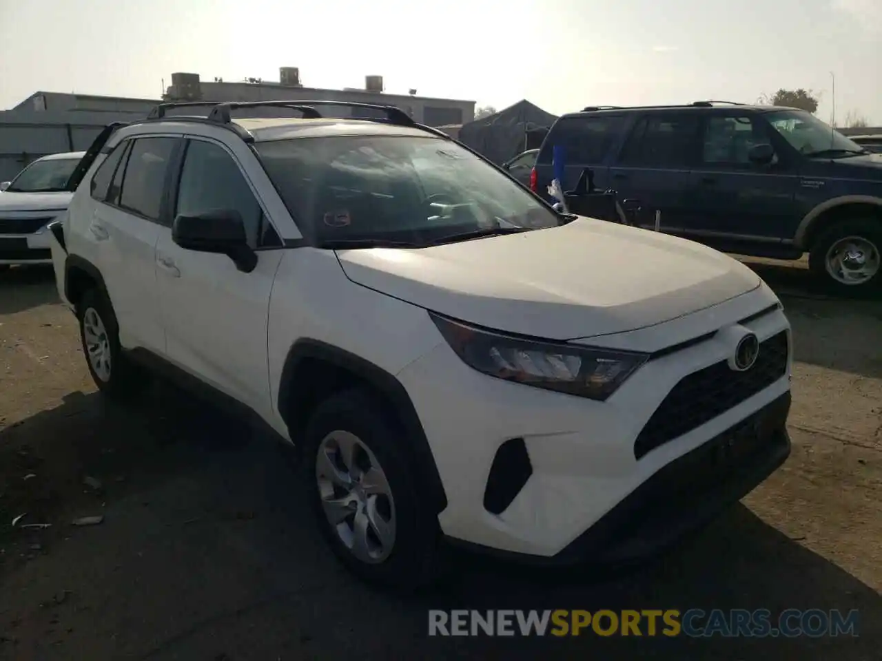 1 Photograph of a damaged car 2T3H1RFV5MC150986 TOYOTA RAV4 2021