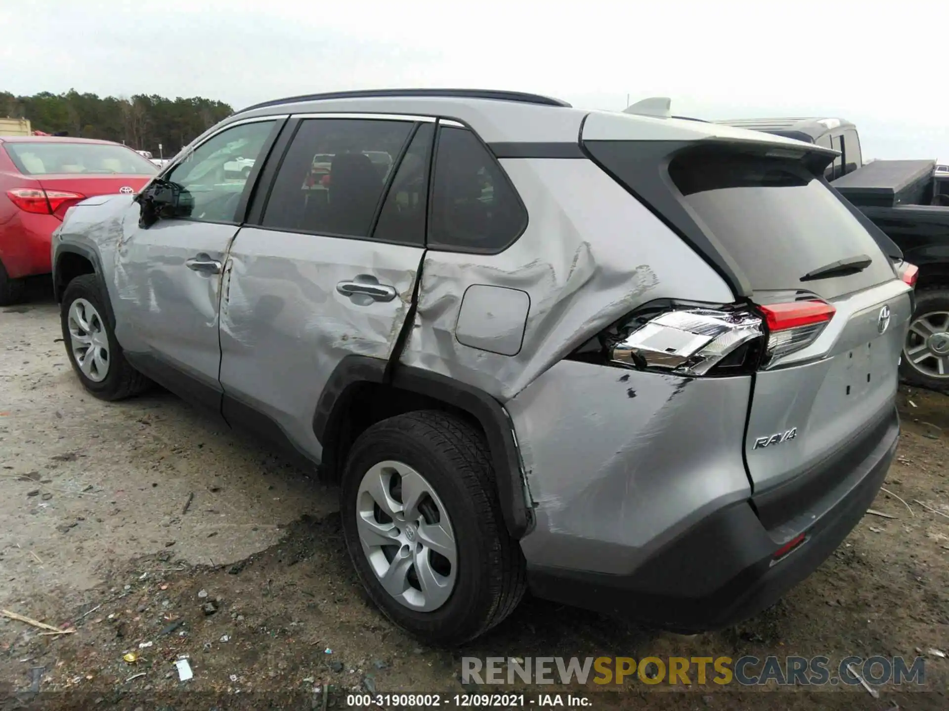 3 Photograph of a damaged car 2T3H1RFV5MW126511 TOYOTA RAV4 2021