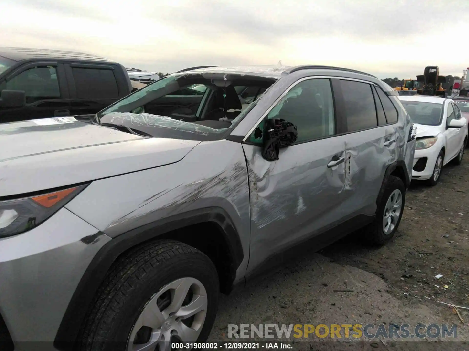 6 Photograph of a damaged car 2T3H1RFV5MW126511 TOYOTA RAV4 2021