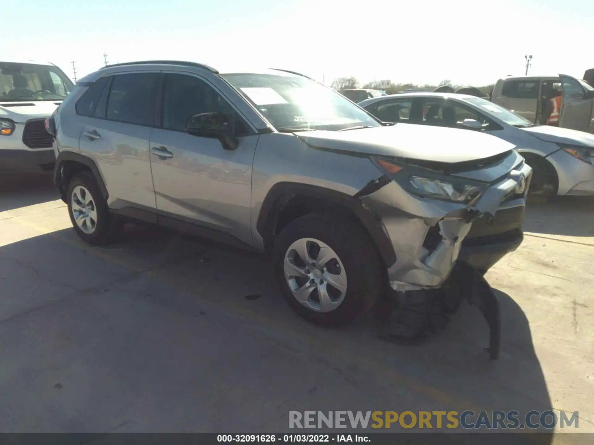 1 Photograph of a damaged car 2T3H1RFV5MW133149 TOYOTA RAV4 2021