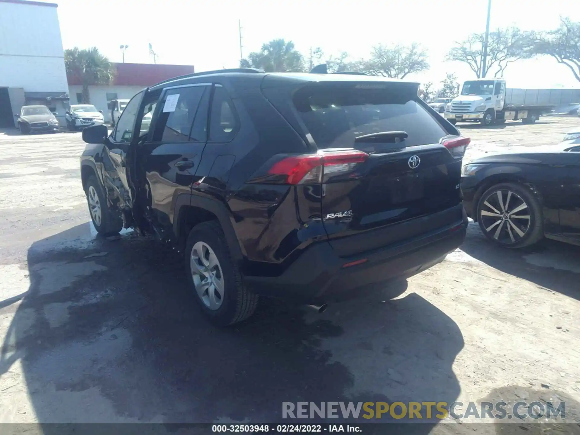 3 Photograph of a damaged car 2T3H1RFV5MW135659 TOYOTA RAV4 2021