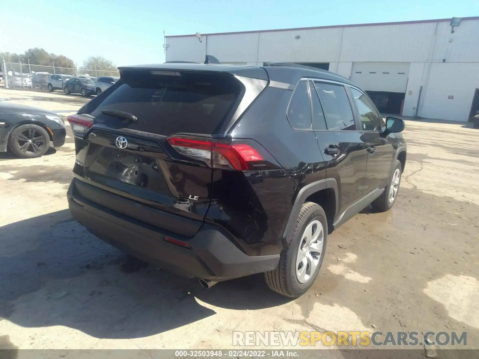 4 Photograph of a damaged car 2T3H1RFV5MW135659 TOYOTA RAV4 2021