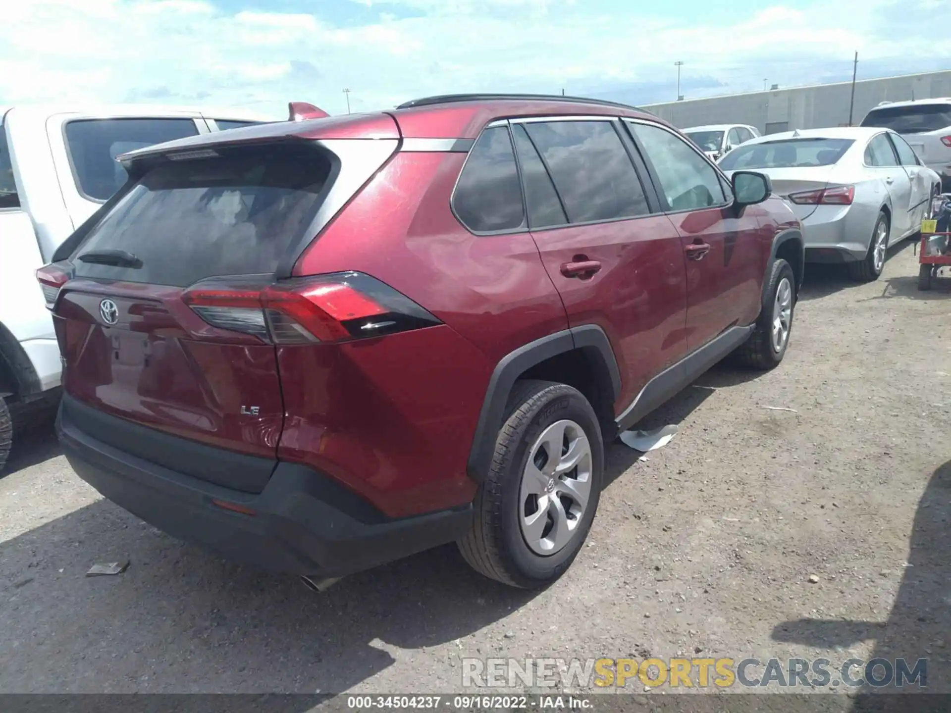 4 Photograph of a damaged car 2T3H1RFV5MW137069 TOYOTA RAV4 2021