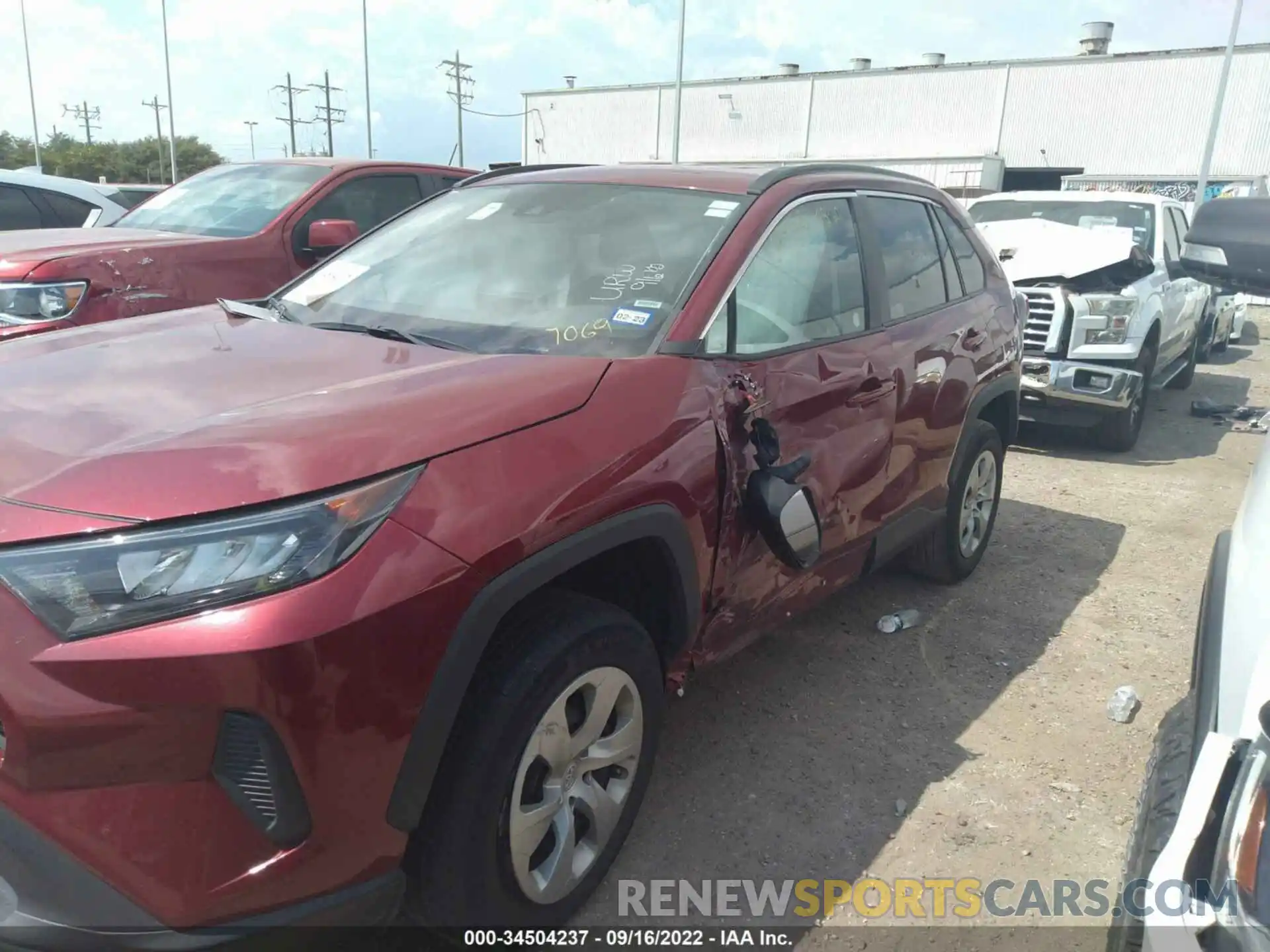 6 Photograph of a damaged car 2T3H1RFV5MW137069 TOYOTA RAV4 2021