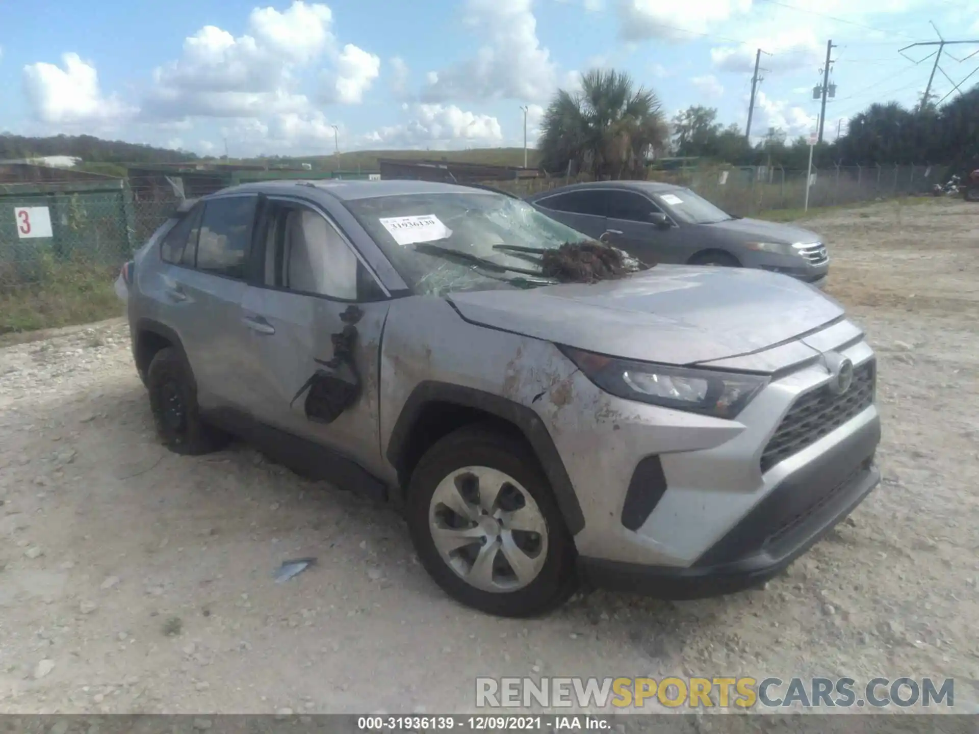 1 Photograph of a damaged car 2T3H1RFV5MW137556 TOYOTA RAV4 2021