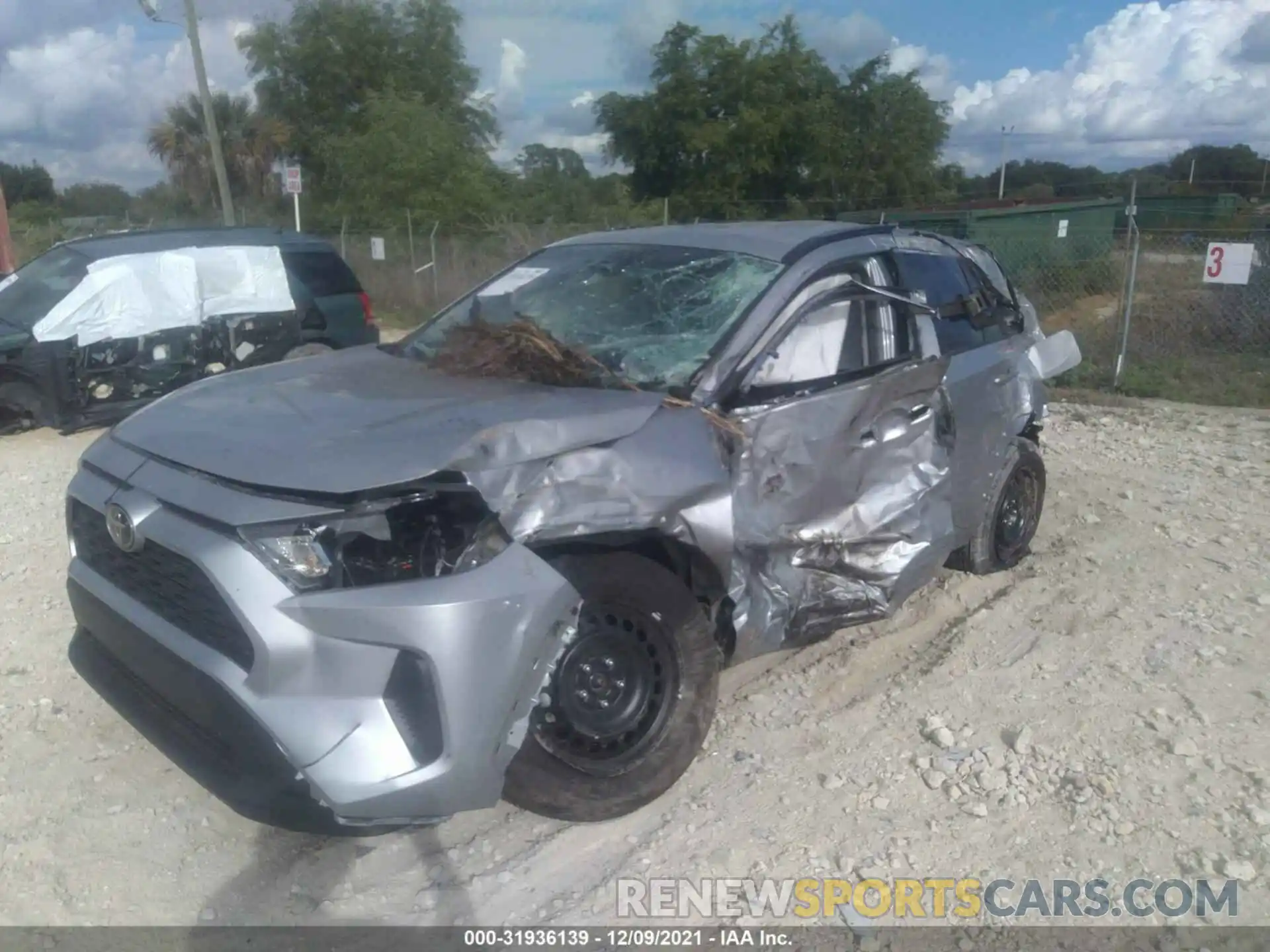 2 Photograph of a damaged car 2T3H1RFV5MW137556 TOYOTA RAV4 2021