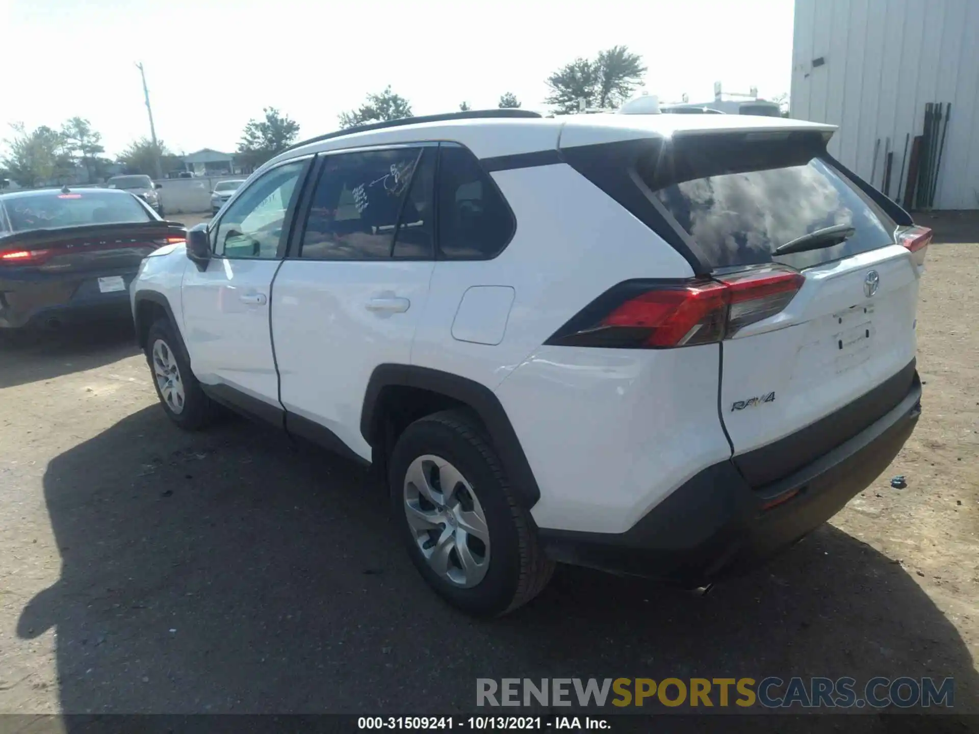 3 Photograph of a damaged car 2T3H1RFV5MW151795 TOYOTA RAV4 2021