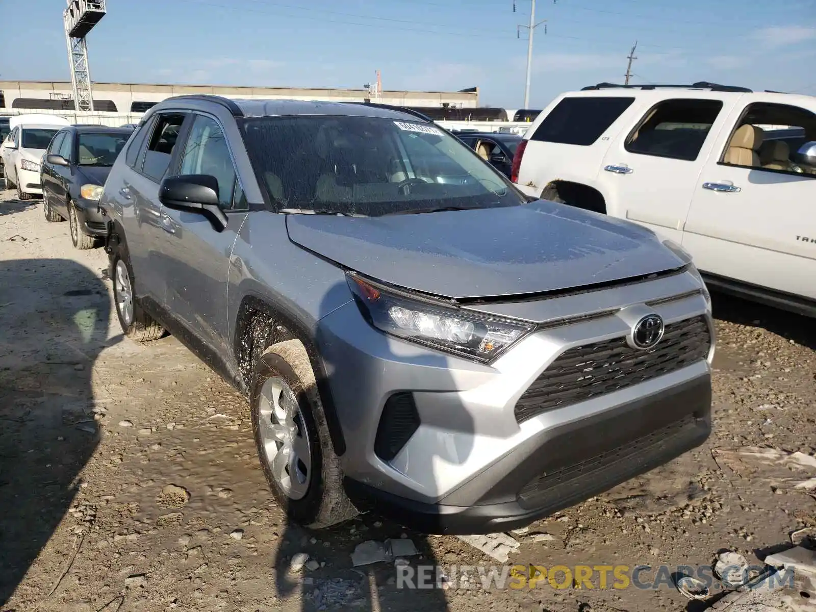 1 Photograph of a damaged car 2T3H1RFV5MW166930 TOYOTA RAV4 2021