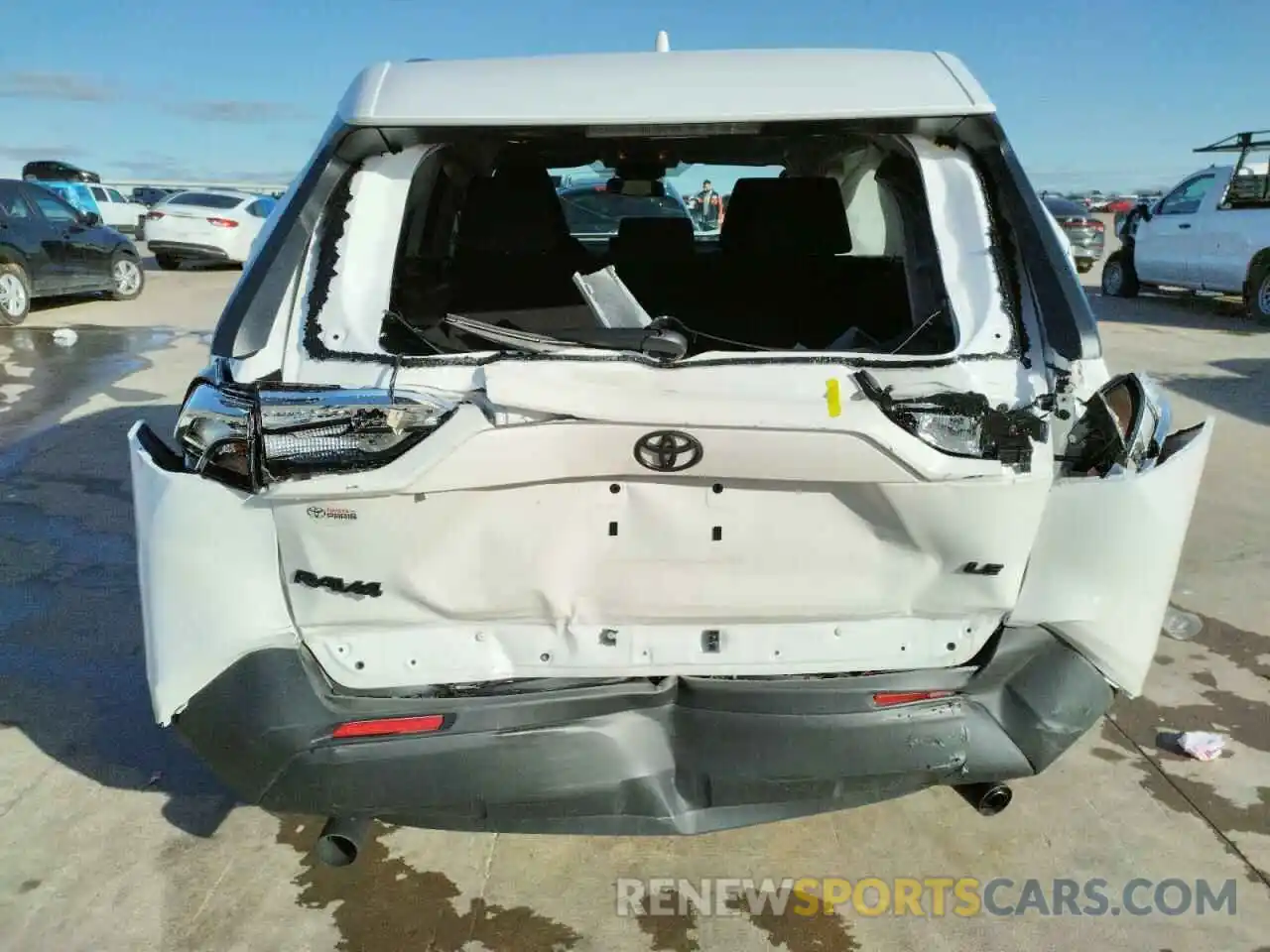 10 Photograph of a damaged car 2T3H1RFV5MW176177 TOYOTA RAV4 2021