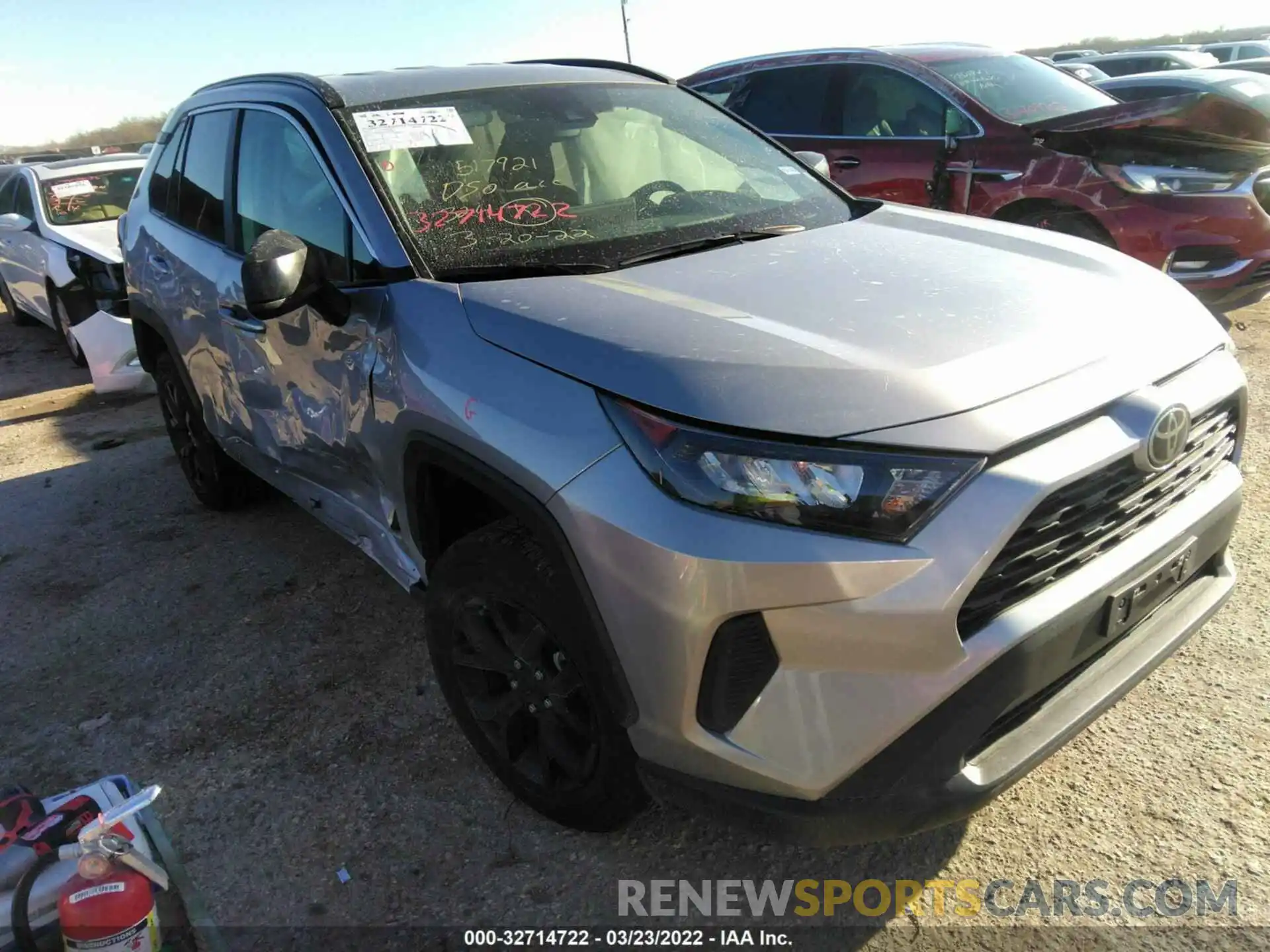 1 Photograph of a damaged car 2T3H1RFV5MW181007 TOYOTA RAV4 2021