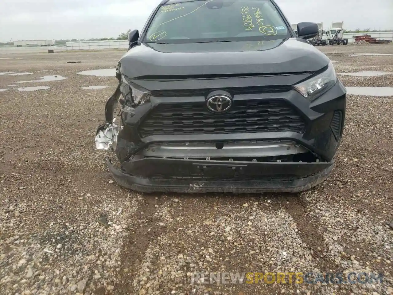 9 Photograph of a damaged car 2T3H1RFV6MC098963 TOYOTA RAV4 2021