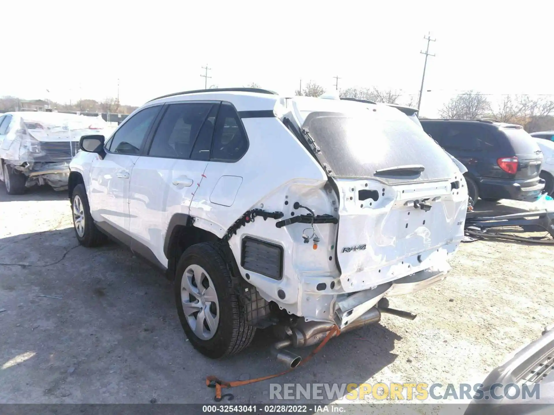 3 Photograph of a damaged car 2T3H1RFV6MC101263 TOYOTA RAV4 2021