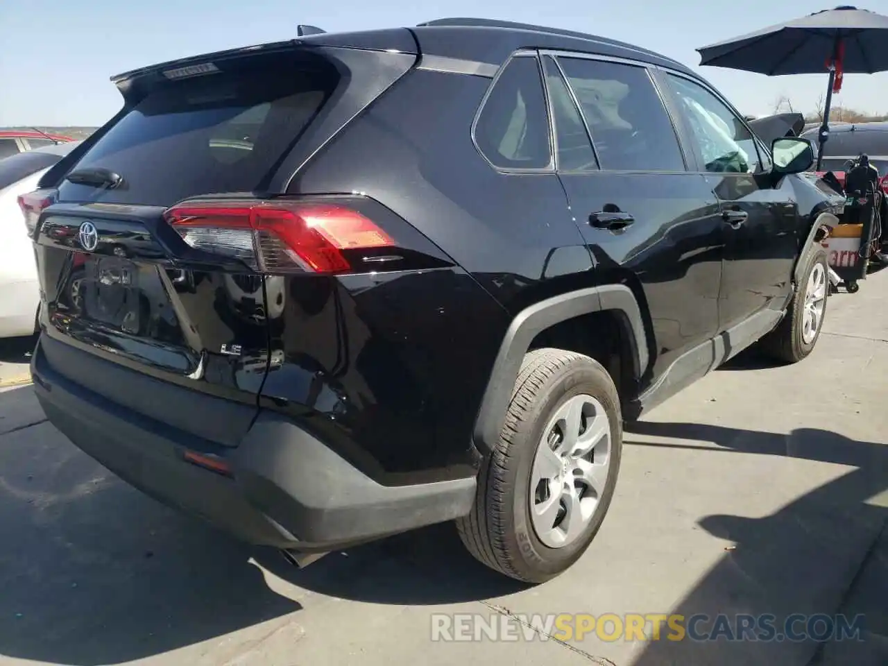 4 Photograph of a damaged car 2T3H1RFV6MC102655 TOYOTA RAV4 2021