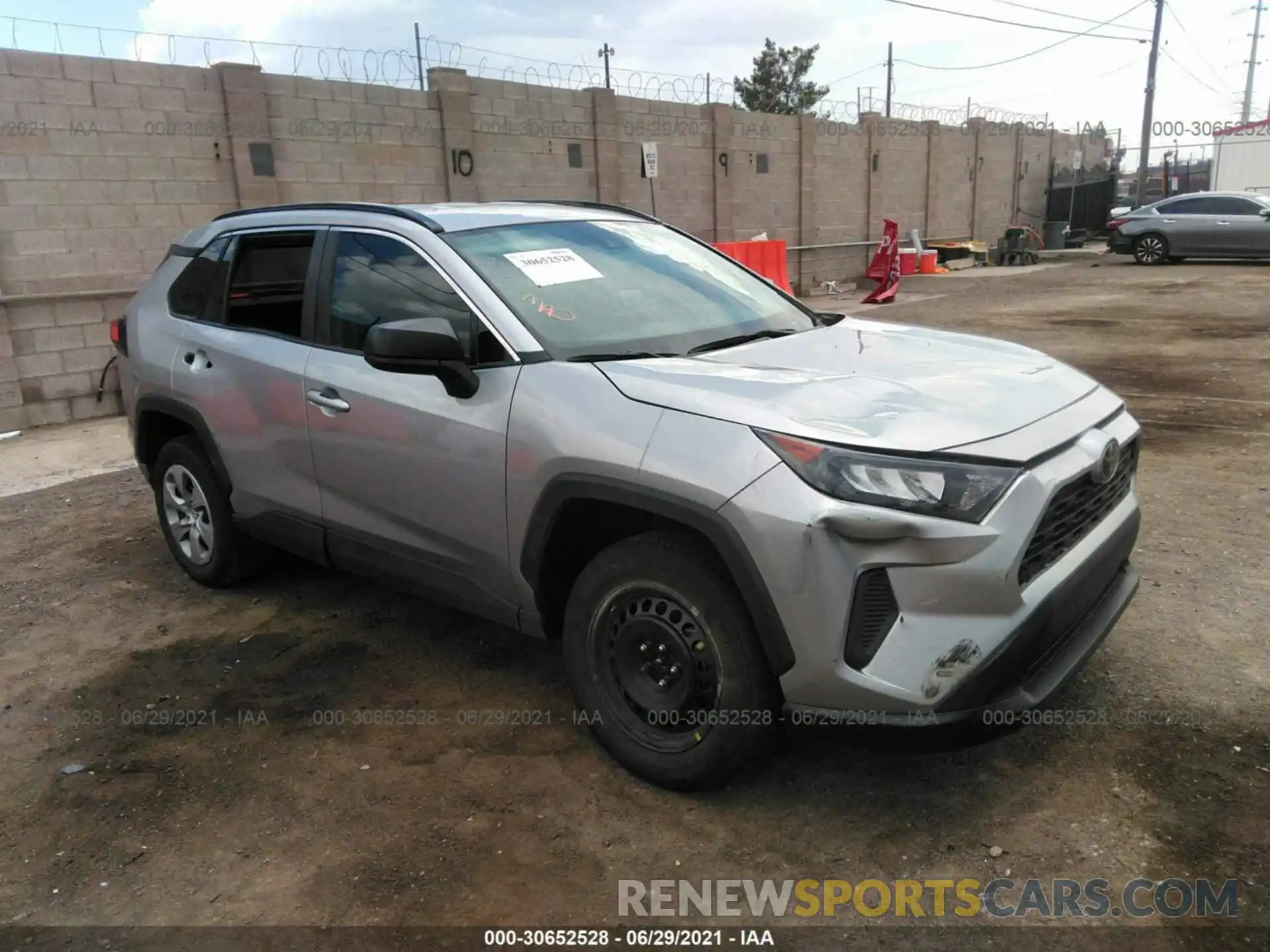 1 Photograph of a damaged car 2T3H1RFV6MC112537 TOYOTA RAV4 2021