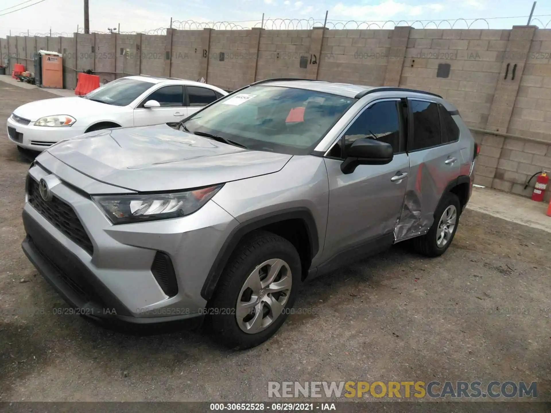 2 Photograph of a damaged car 2T3H1RFV6MC112537 TOYOTA RAV4 2021