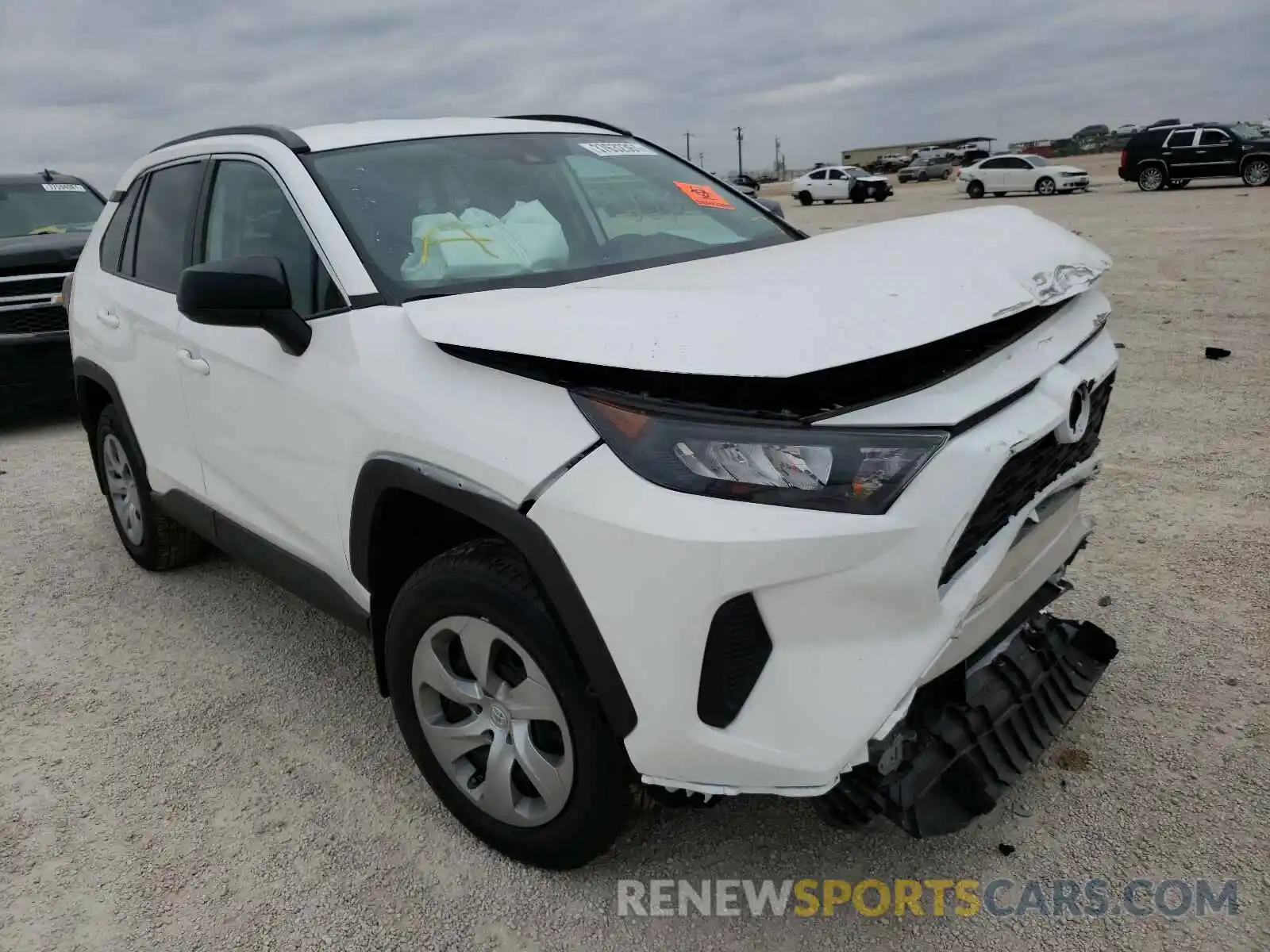 1 Photograph of a damaged car 2T3H1RFV6MC117592 TOYOTA RAV4 2021