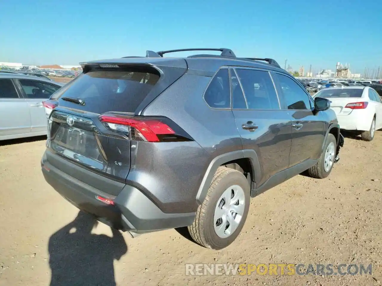 4 Photograph of a damaged car 2T3H1RFV6MC121951 TOYOTA RAV4 2021