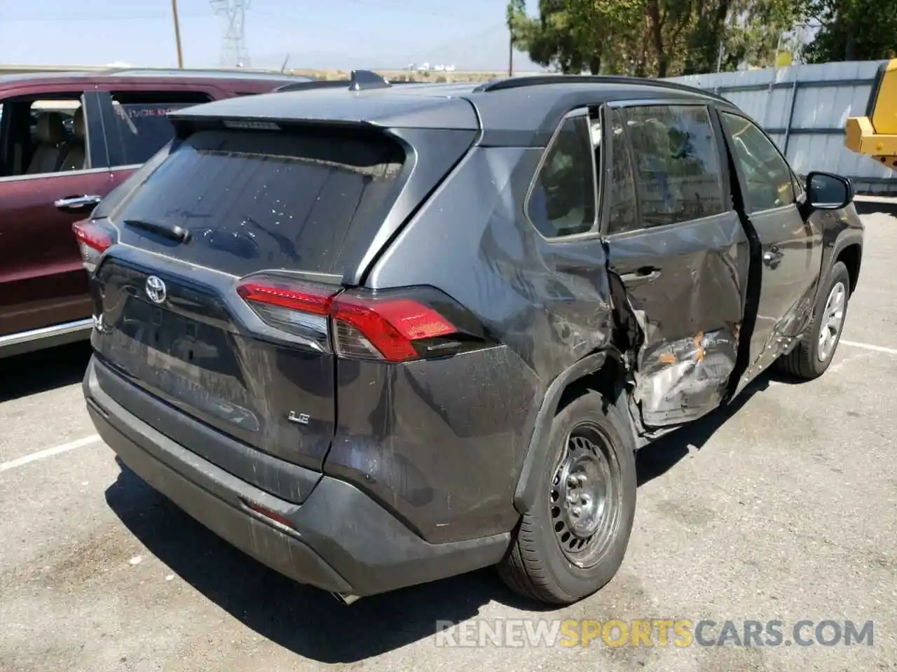 4 Photograph of a damaged car 2T3H1RFV6MC122095 TOYOTA RAV4 2021