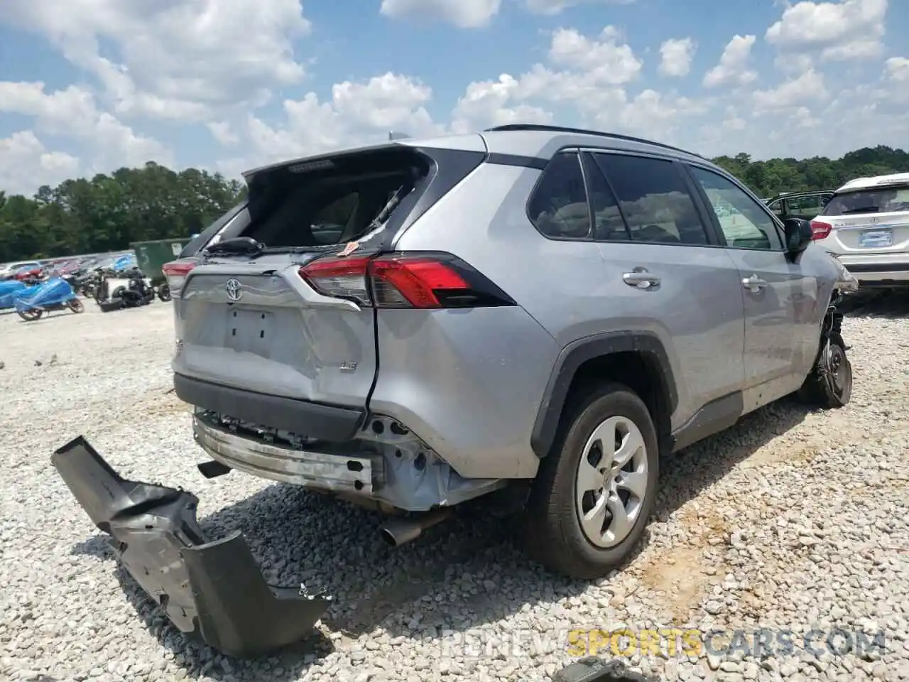 4 Photograph of a damaged car 2T3H1RFV6MC124221 TOYOTA RAV4 2021