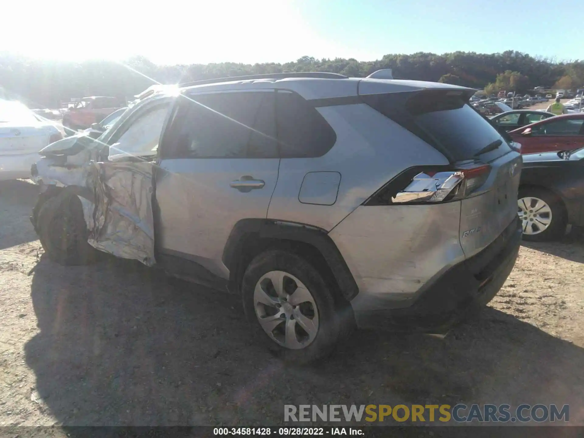 3 Фотография поврежденного автомобиля 2T3H1RFV6MC144078 TOYOTA RAV4 2021