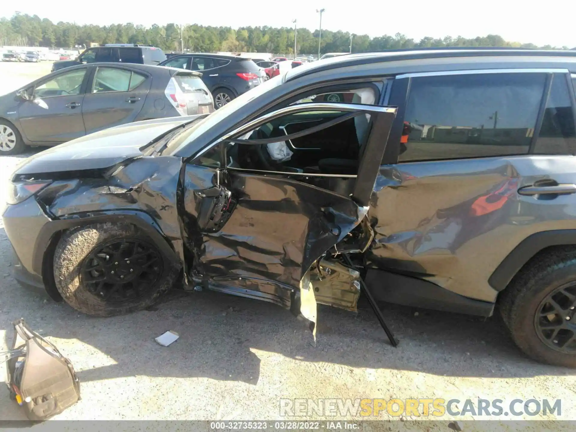 6 Photograph of a damaged car 2T3H1RFV6MC151449 TOYOTA RAV4 2021