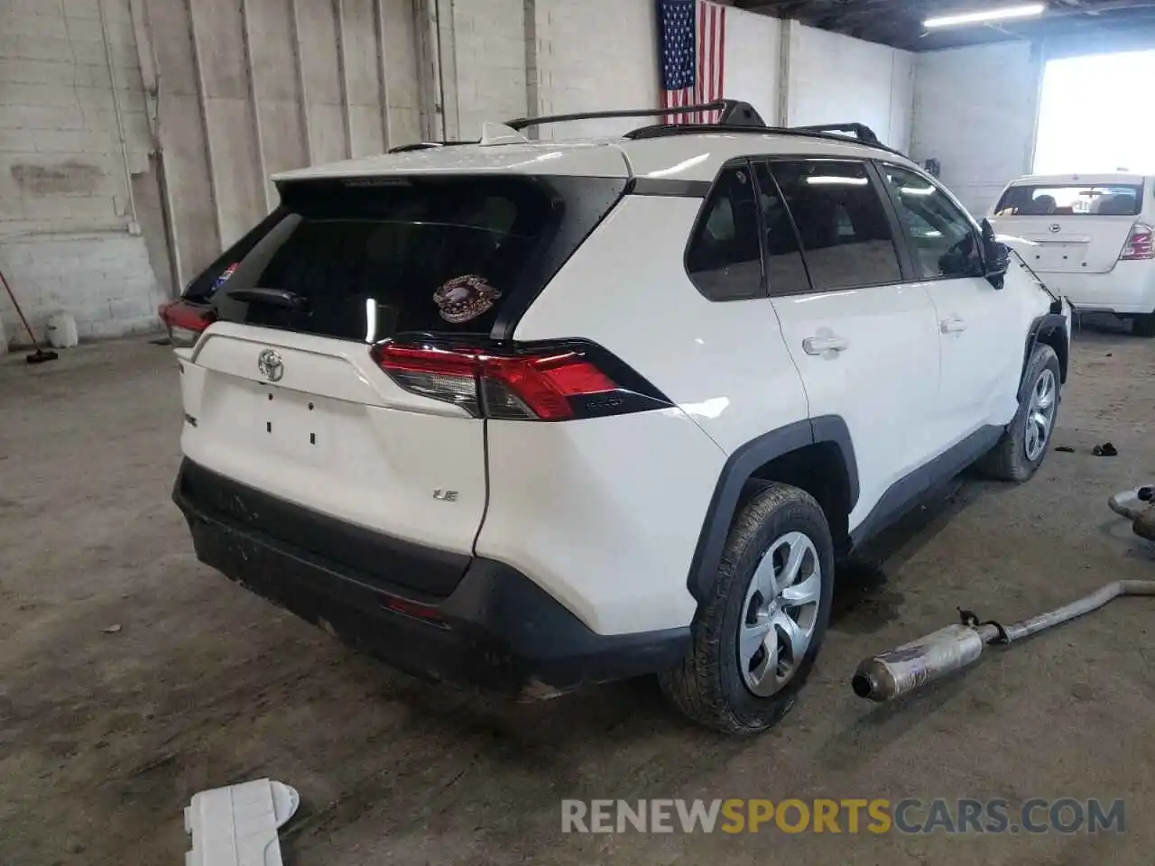 4 Photograph of a damaged car 2T3H1RFV6MC152164 TOYOTA RAV4 2021