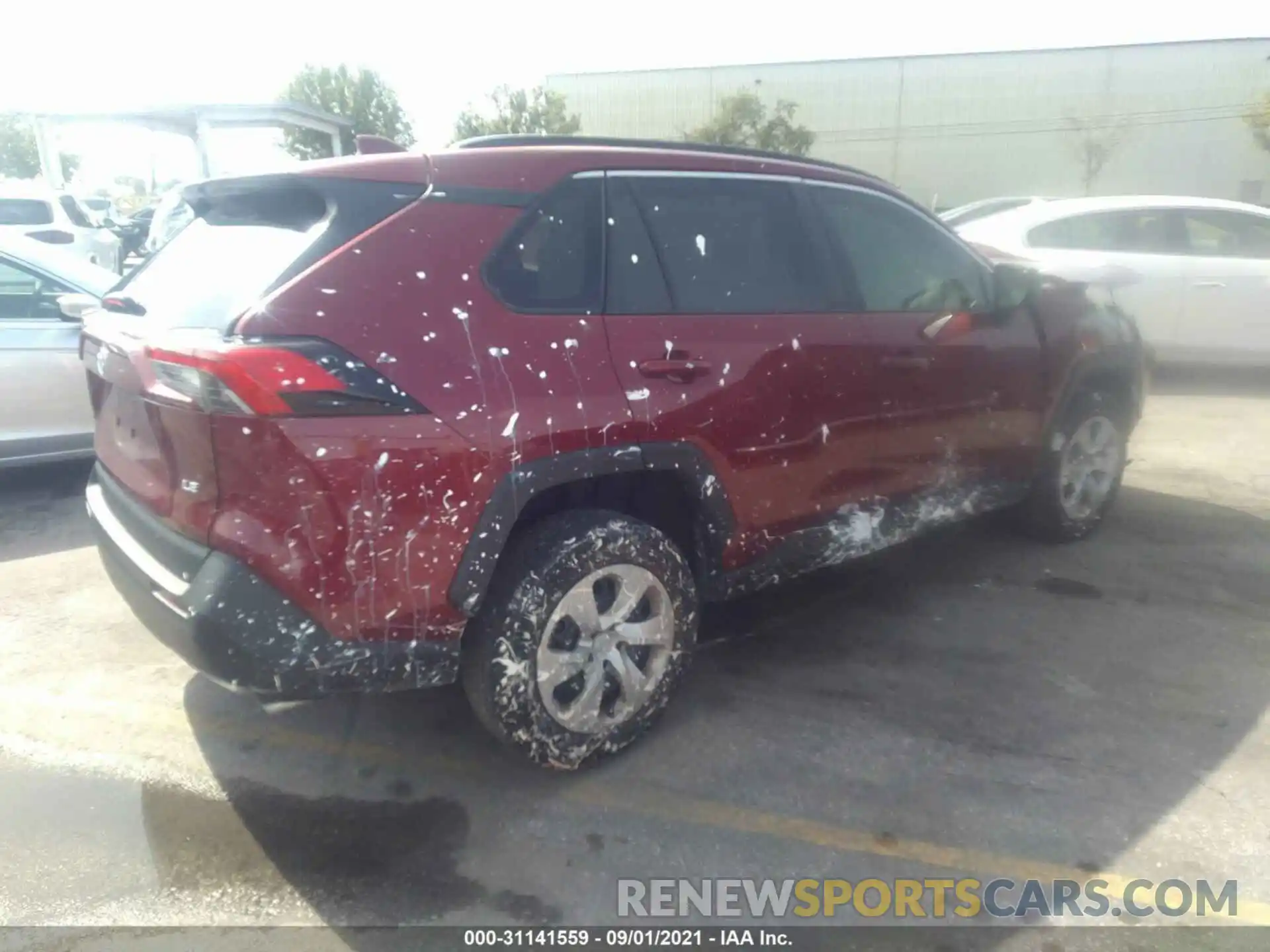 4 Photograph of a damaged car 2T3H1RFV6MW105263 TOYOTA RAV4 2021