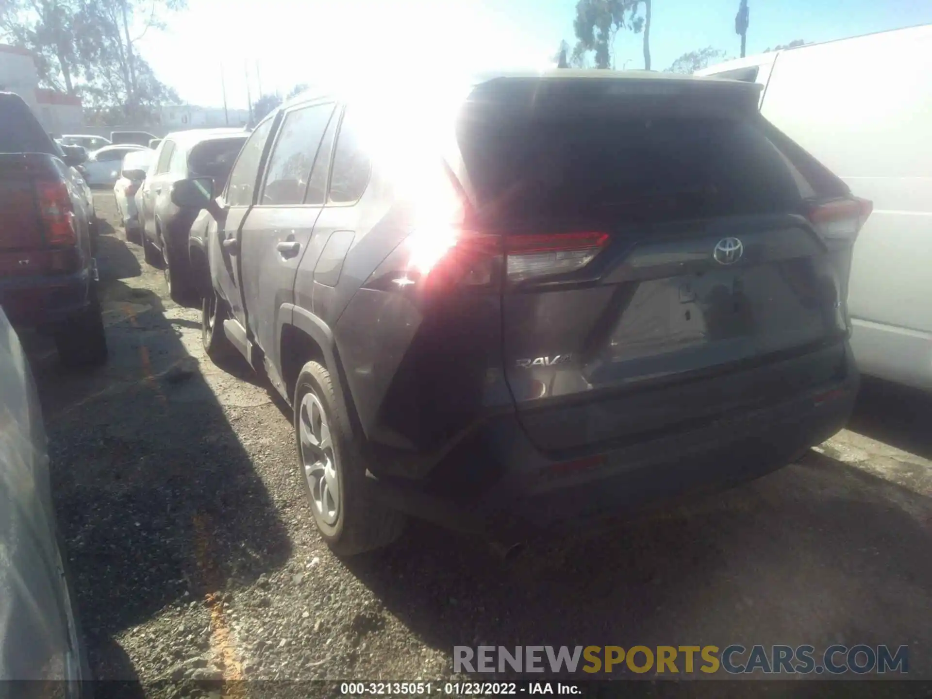 3 Photograph of a damaged car 2T3H1RFV6MW105778 TOYOTA RAV4 2021