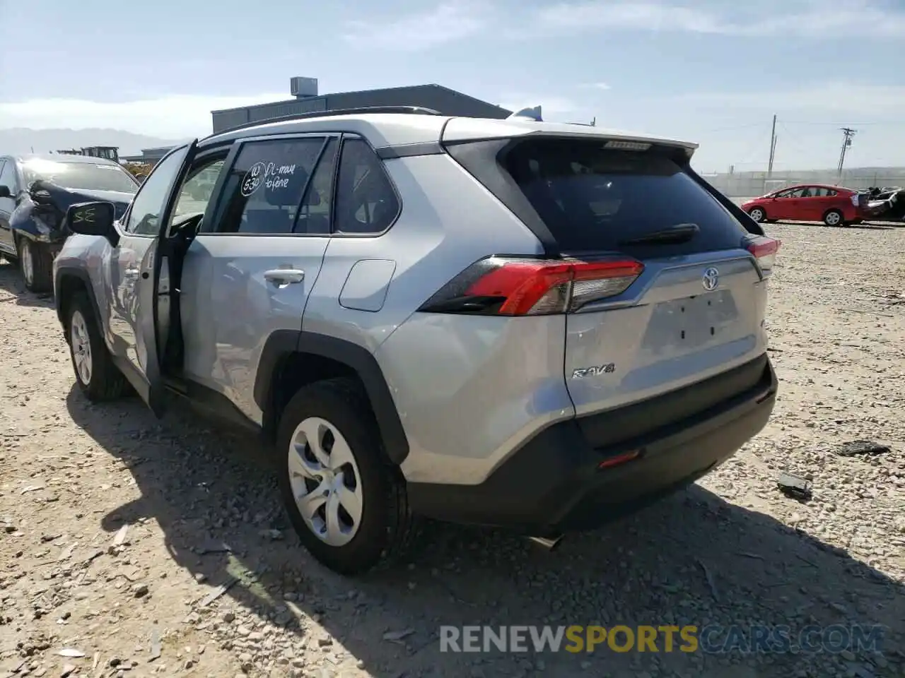 3 Photograph of a damaged car 2T3H1RFV6MW123133 TOYOTA RAV4 2021