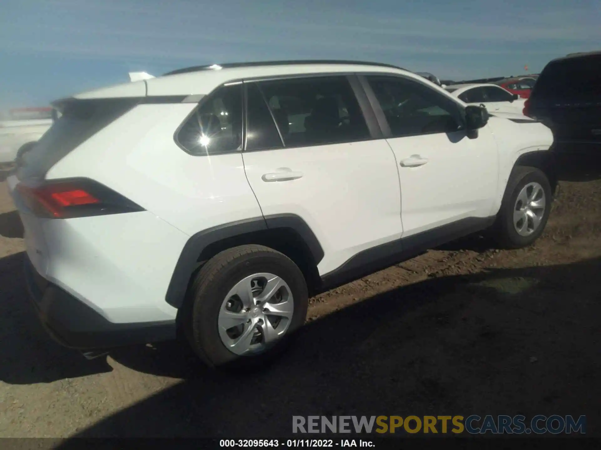 4 Photograph of a damaged car 2T3H1RFV6MW139462 TOYOTA RAV4 2021