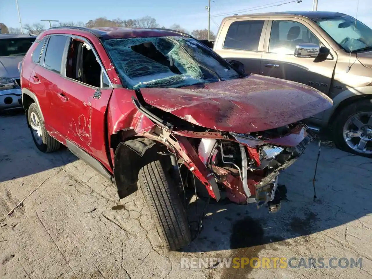 1 Photograph of a damaged car 2T3H1RFV6MW140983 TOYOTA RAV4 2021