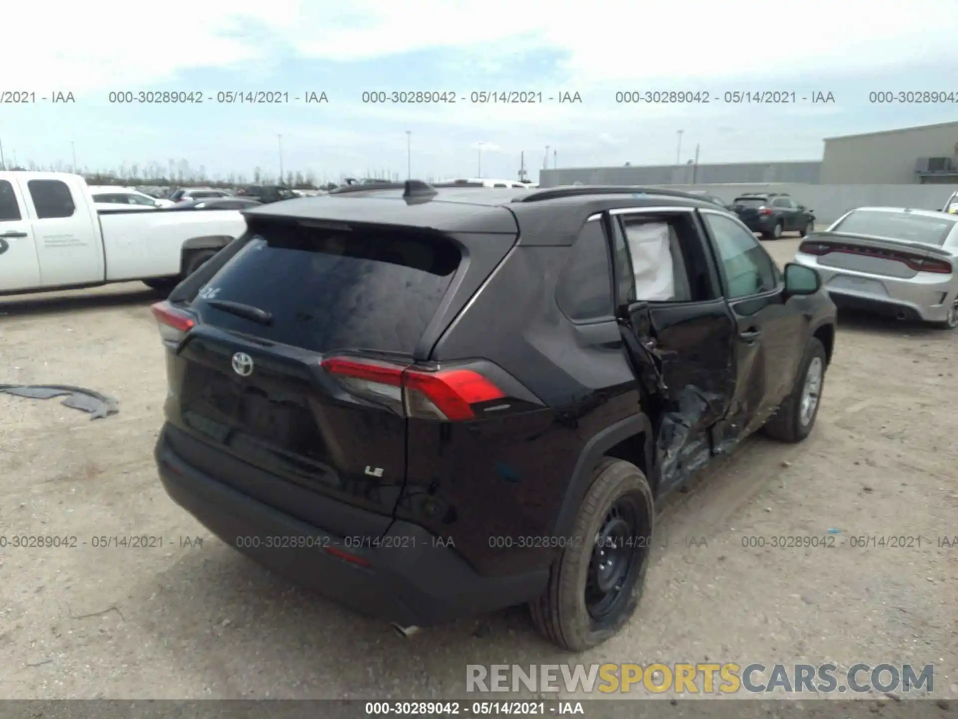 4 Photograph of a damaged car 2T3H1RFV6MW143642 TOYOTA RAV4 2021