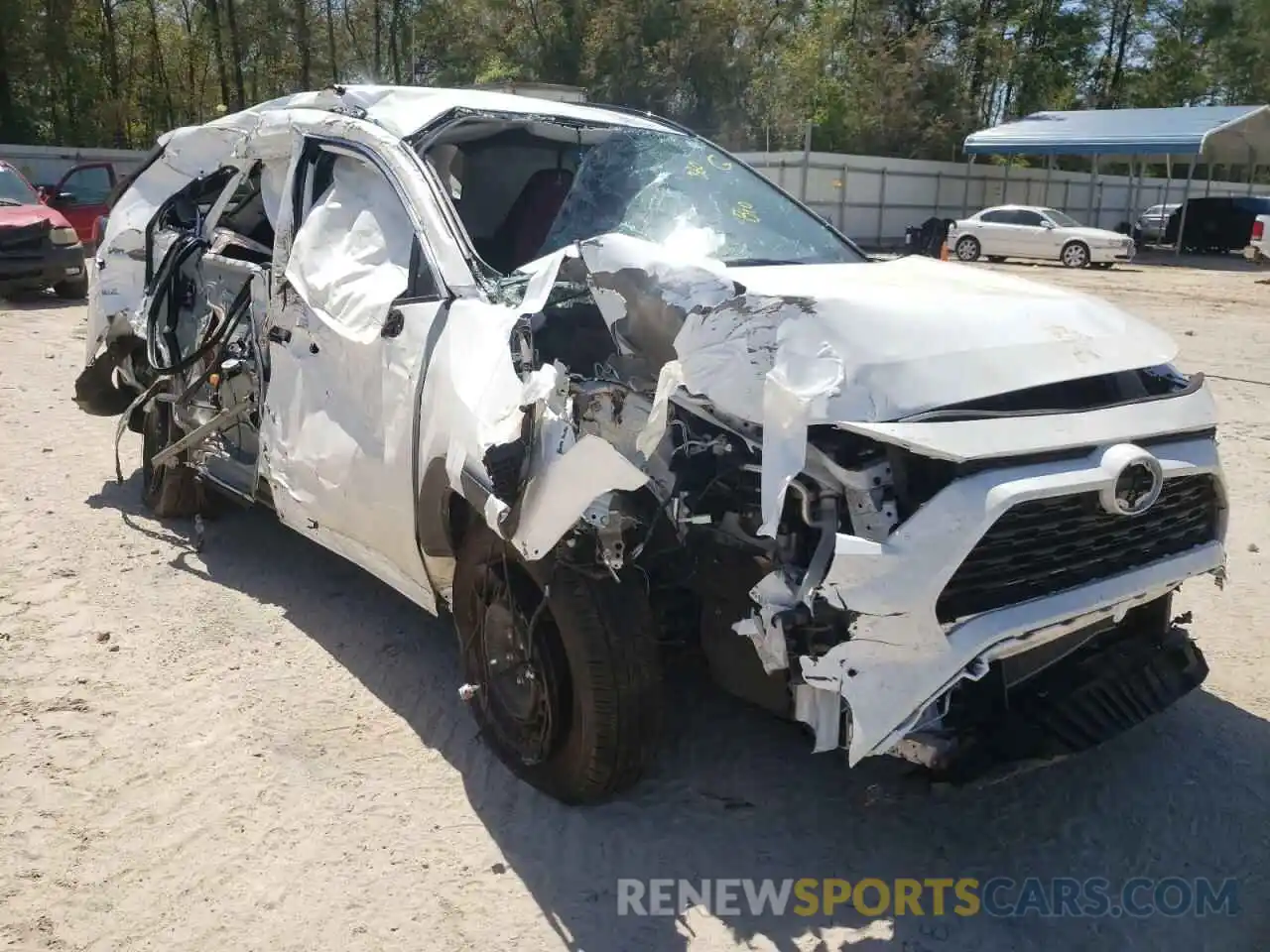 1 Photograph of a damaged car 2T3H1RFV6MW156410 TOYOTA RAV4 2021