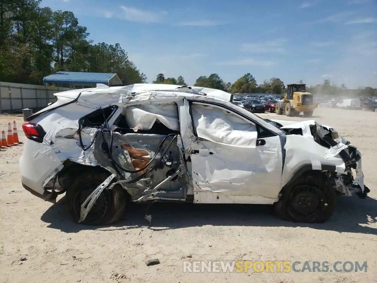 9 Photograph of a damaged car 2T3H1RFV6MW156410 TOYOTA RAV4 2021