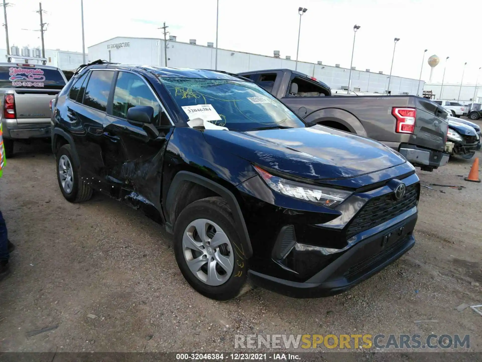 1 Photograph of a damaged car 2T3H1RFV7MC106312 TOYOTA RAV4 2021