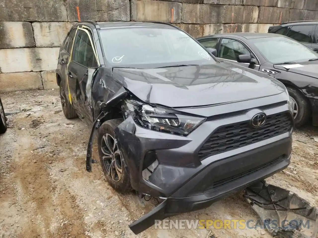 1 Photograph of a damaged car 2T3H1RFV7MC109064 TOYOTA RAV4 2021