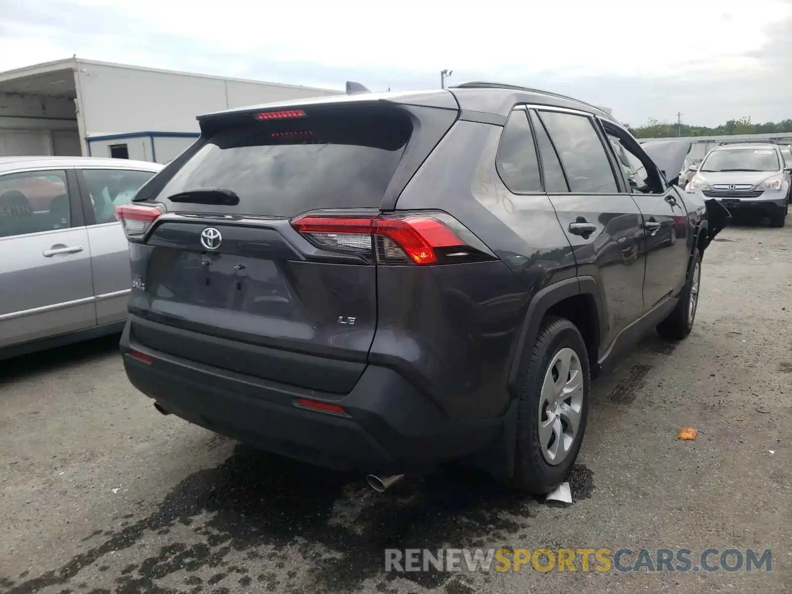 4 Photograph of a damaged car 2T3H1RFV7MC116922 TOYOTA RAV4 2021