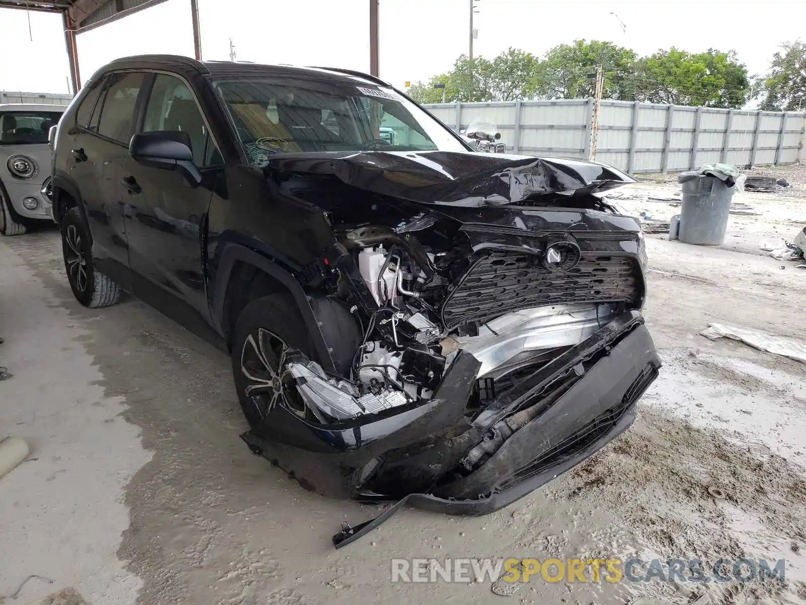 1 Photograph of a damaged car 2T3H1RFV7MC121067 TOYOTA RAV4 2021