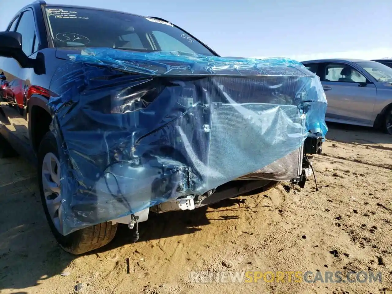 10 Photograph of a damaged car 2T3H1RFV7MC125586 TOYOTA RAV4 2021